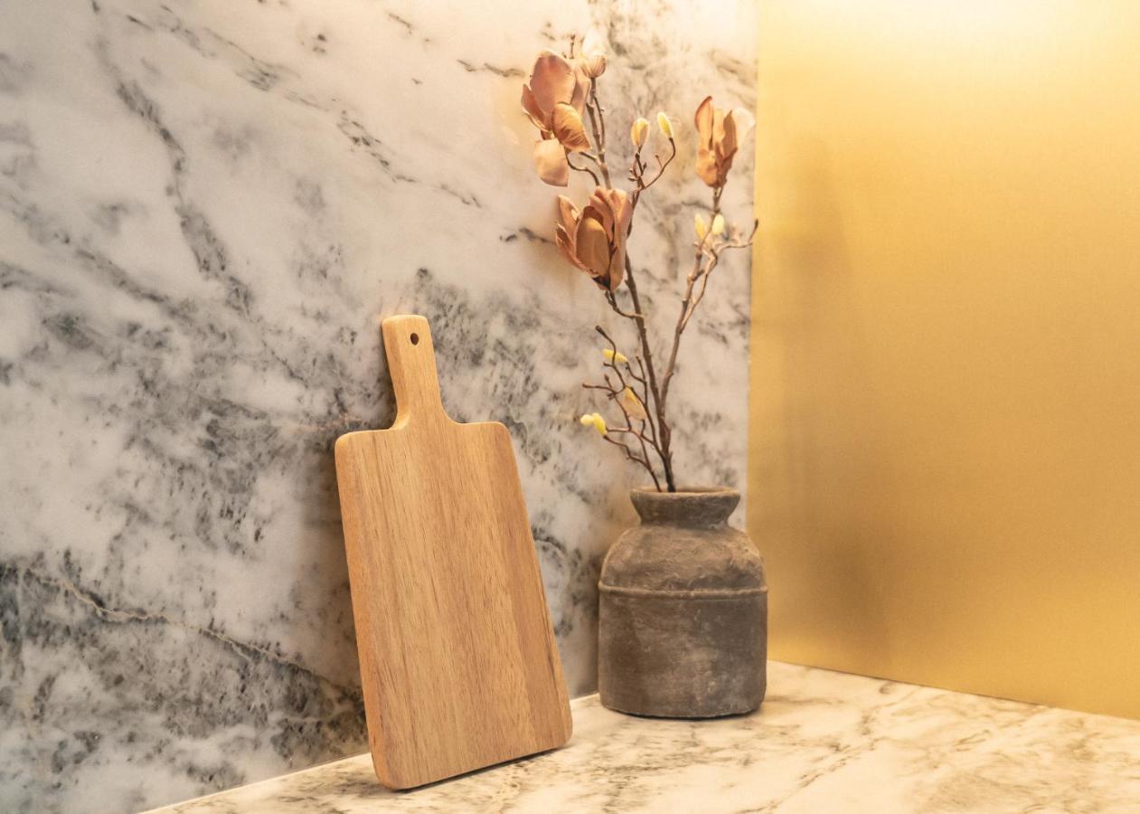 Village Aparthotel By Boa Porto Exterior photo A cutting board