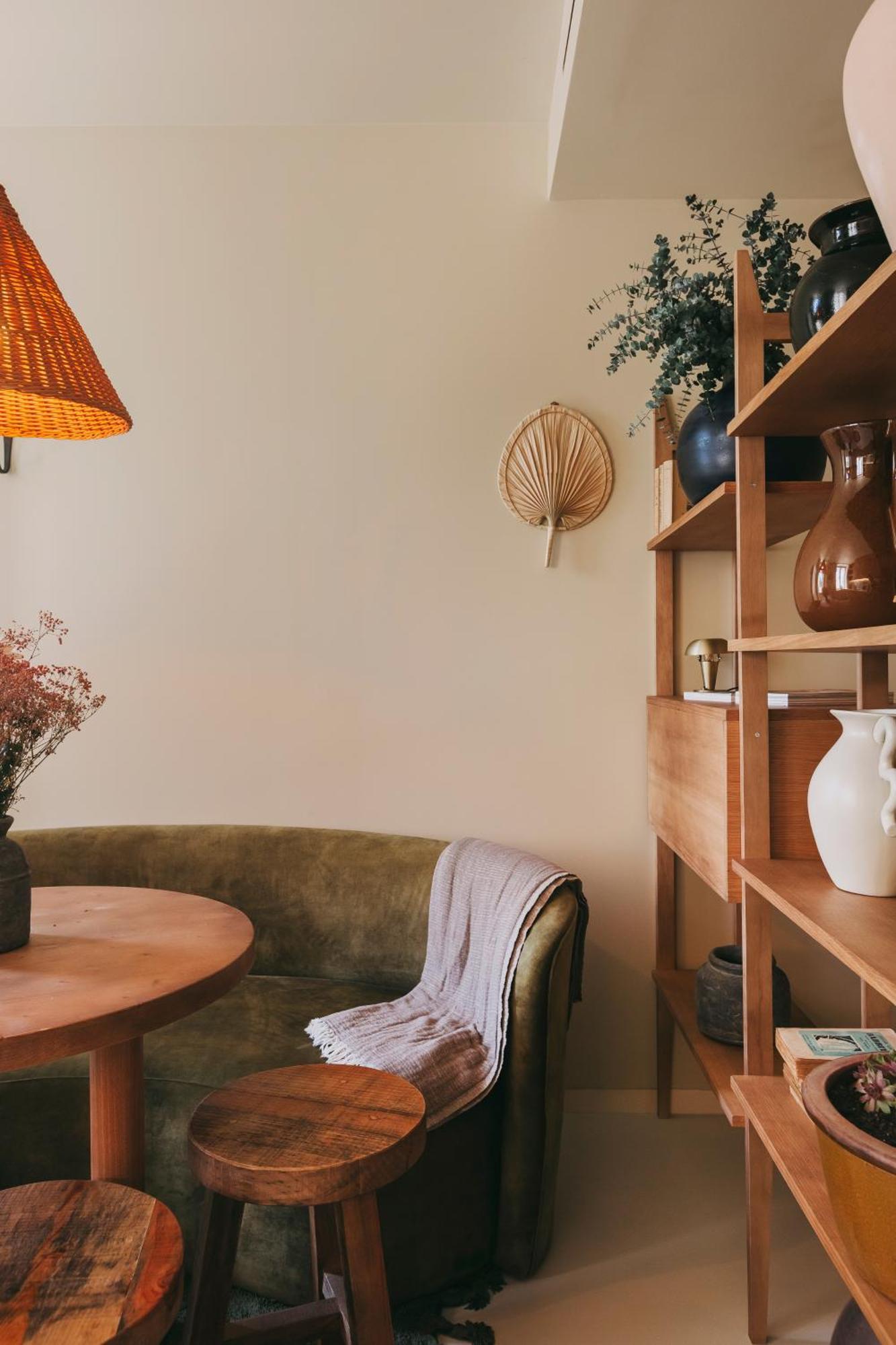 Village Aparthotel By Boa Porto Room photo A living room with a sofa, a table, a shelf and a lamp