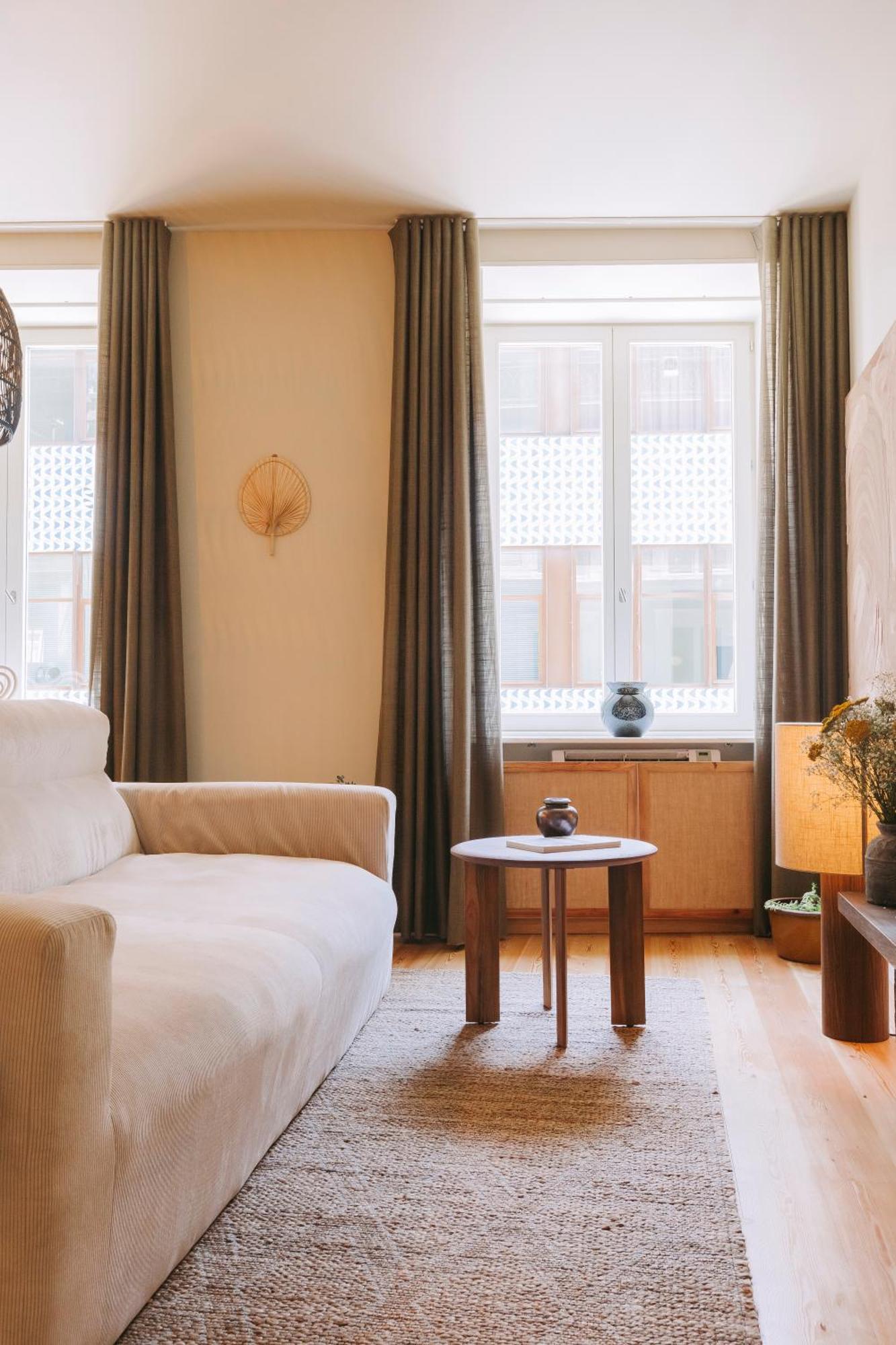 Village Aparthotel By Boa Porto Room photo A living room with curtains
