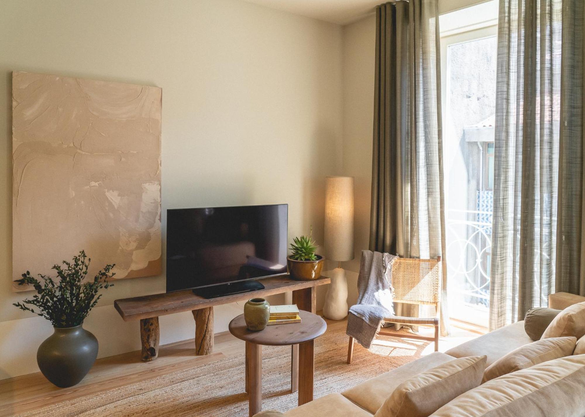 Village Aparthotel By Boa Porto Room photo A living room in a typical apartment