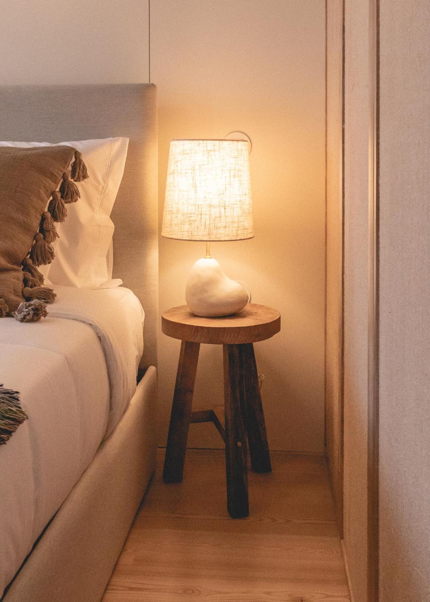 Village Aparthotel By Boa Porto Room photo A bedside lamp
